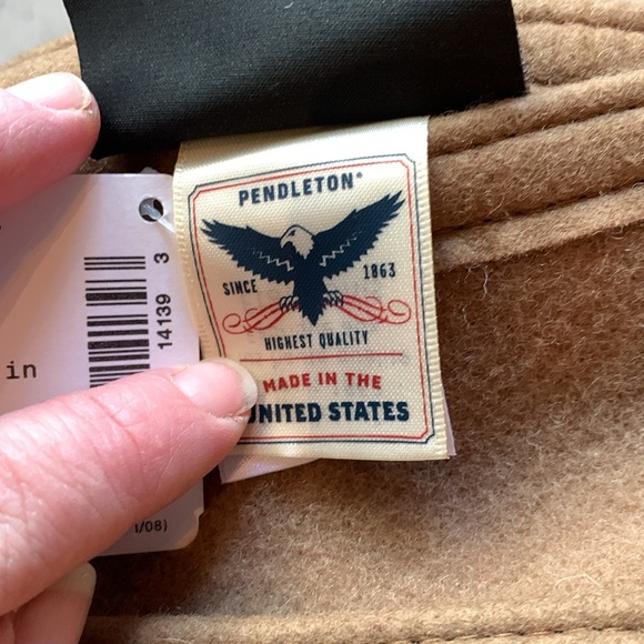 GORGEOUS Brand New Pendleton Blanket - Picture 5 of 5